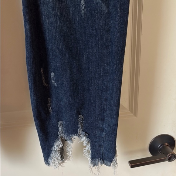 Judy Blue Ankle Cropped Distressed Blue Jeans - Picture 4 of 7